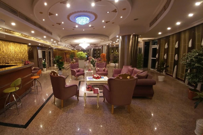Imagen de los interiores del Hotel Lacin Park. Foto 16