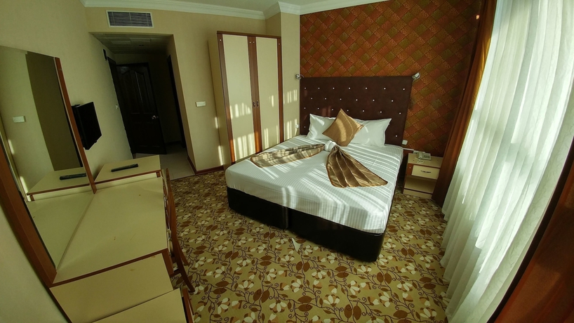 Imagen de la habitación del Hotel Lacin Park. Foto 13