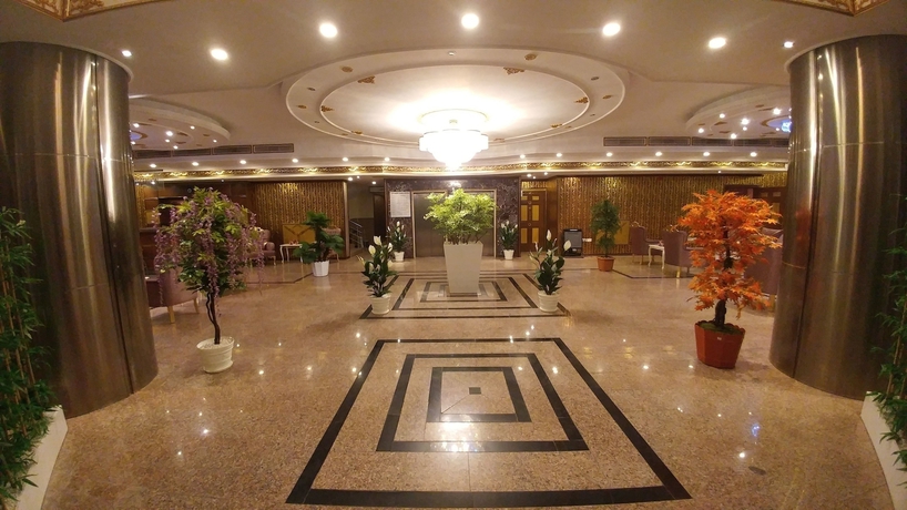 Imagen de los interiores del Hotel Lacin Park. Foto 18