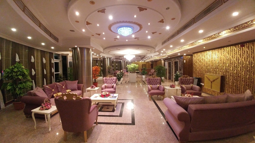 Imagen de los interiores del Hotel Lacin Park. Foto 19