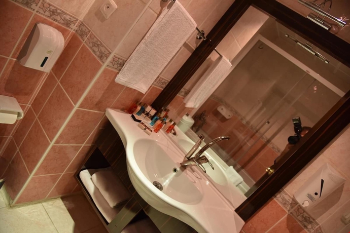 Imagen de la habitación del Hotel Lacin Park. Foto 14
