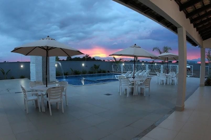 Imagen de la piscina del Hotel L'acordes. Foto 18