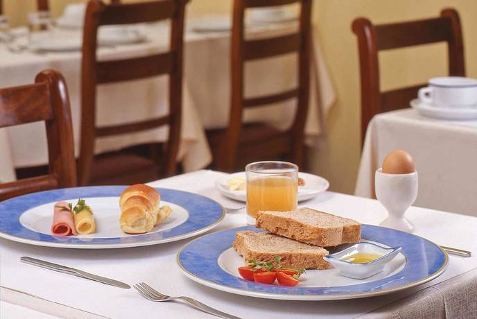 Imagen del bar/restaurante del Hotel Lacoul Inn. Foto 5