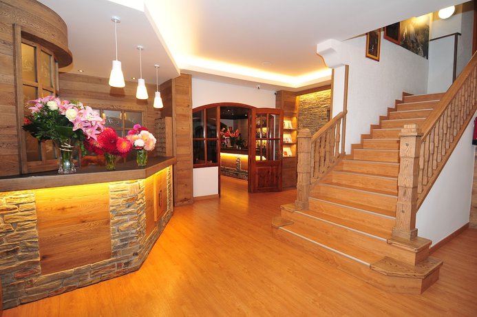 Imagen de los interiores del Hotel Lacreu. Foto 7