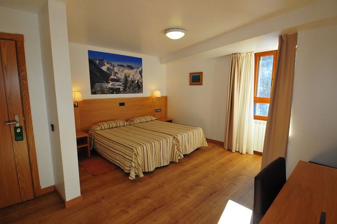 Imagen de la habitación del Hotel Lacreu. Foto 3