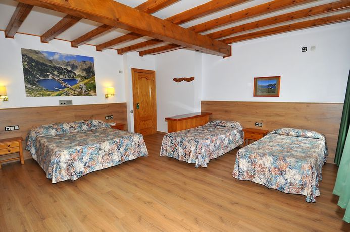 Imagen de la habitación del Hotel Lacreu. Foto 6