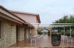 Imagen de los exteriores del Hotel L´ Ermita Casa Ripo. Foto 4