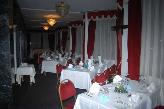 Imagen del bar/restaurante del Hotel L´orient Palace Resort and Spa. Foto 1