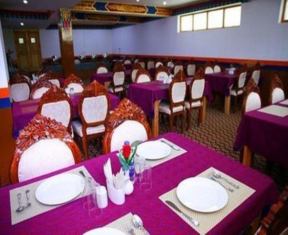 Imagen del bar/restaurante del Hotel Ladakh Imperial. Foto 5