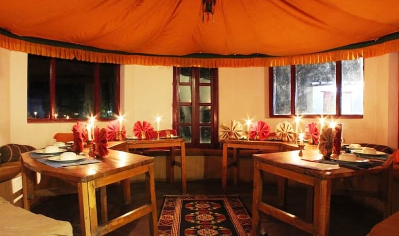 Imagen del bar/restaurante del Hotel Ladakh Sarai Resort. Foto 18