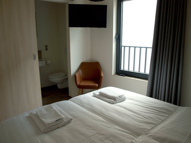 Imagen de la habitación del Hotel Ladeuze. Foto 8