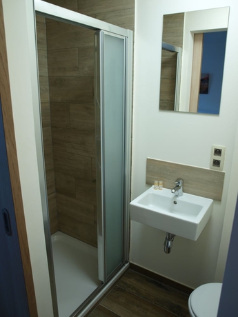 Imagen de la habitación del Hotel Ladeuze. Foto 10