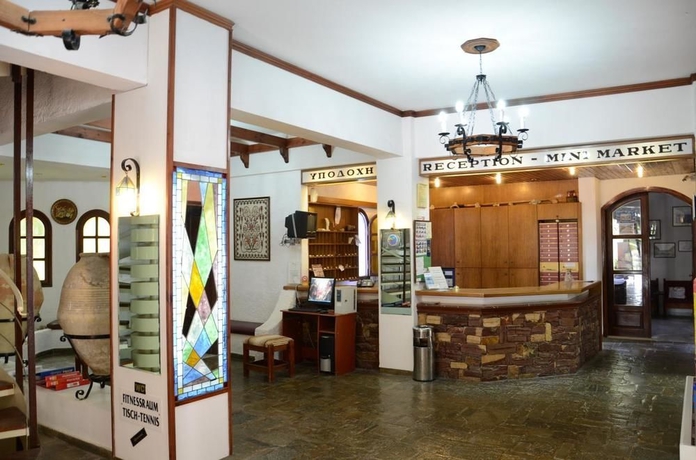 Imagen de los interiores del Hotel Ladiko Suites Faliraki. Foto 15