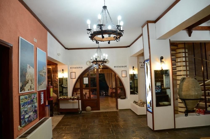 Imagen de los interiores del Hotel Ladiko Suites Faliraki. Foto 16