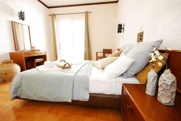 Imagen de la habitación del Hotel Ladikos Garden. Foto 20