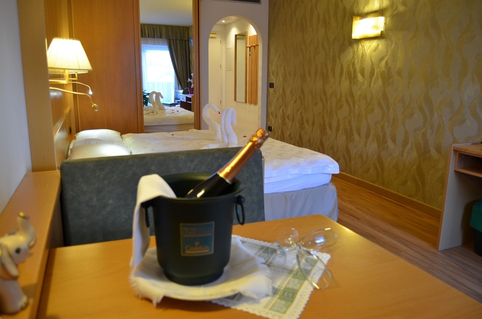 Imagen de la habitación del Hotel Ladina. Foto 8