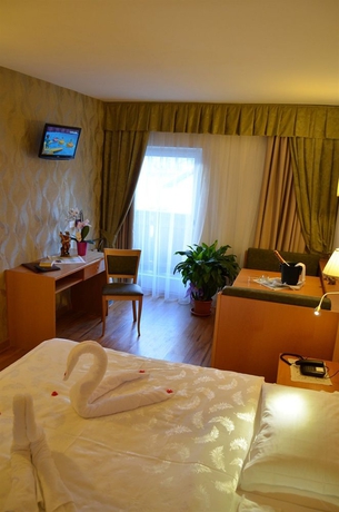 Imagen de la habitación del Hotel Ladina. Foto 9