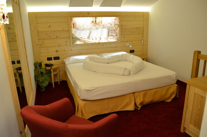 Imagen de la habitación del Hotel Ladina. Foto 13