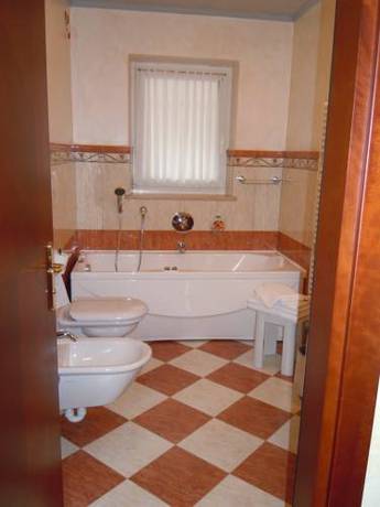 Imagen de la habitación del Hotel Ladinia, Pozza di Fassa. Foto 4