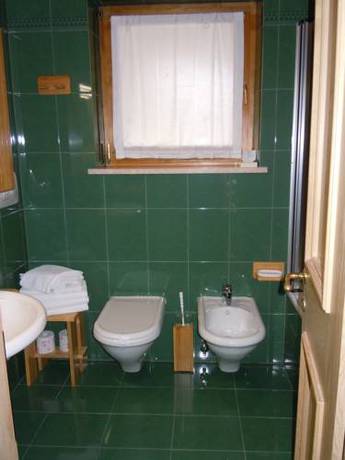 Imagen de la habitación del Hotel Ladinia, Pozza di Fassa. Foto 6