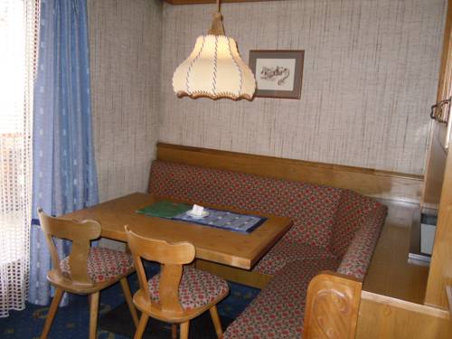 Imagen de la habitación del Hotel Ladinia, Pozza di Fassa. Foto 7