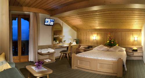 Imagen de la habitación del Hotel Ladinia, Pozza di Fassa. Foto 9