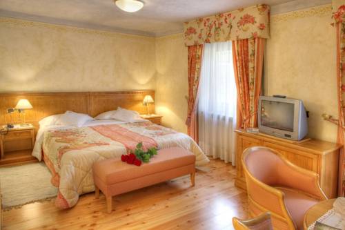 Imagen de la habitación del Hotel Ladinia, Pozza di Fassa. Foto 10