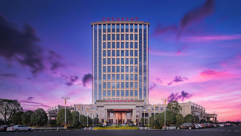 Imagen general del Hotel Ladisson Grand World Dongyang. Foto 2