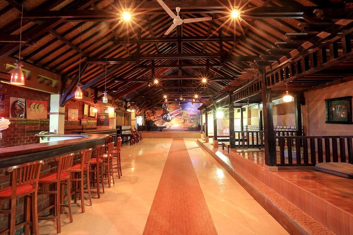 Imagen del bar/restaurante del Hotel Ladiva Shore Hotel. Foto 3