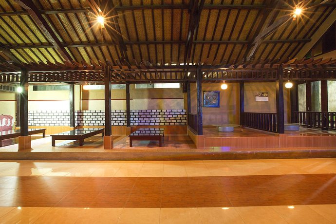 Imagen del bar/restaurante del Hotel Ladiva Shore Hotel. Foto 4