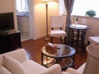 Imagen de la habitación del Hotel Ladoll Service Apartment. Foto 12