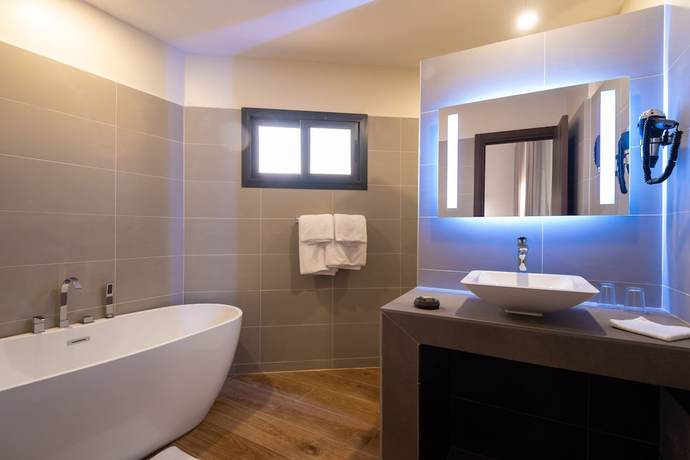 Imagen de la habitación del Hotel L'adresse, Dakar. Foto 9
