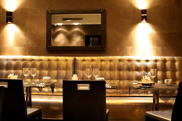 Imagen del bar/restaurante del Hotel L'adresse, Palacio de Congresos. Foto 2