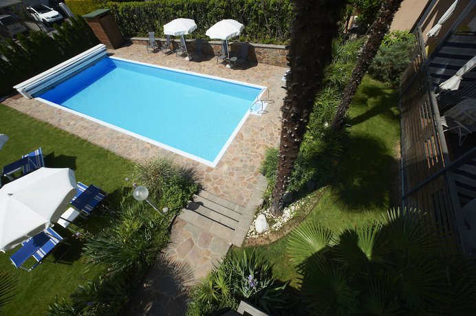 Imagen de la piscina del Hotel Ladurner, Merano. Foto 17