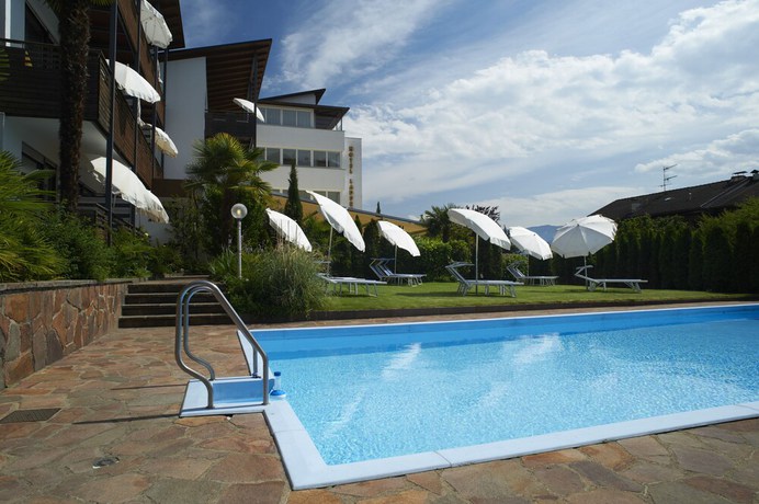 Imagen de la piscina del Hotel Ladurner, Merano. Foto 19