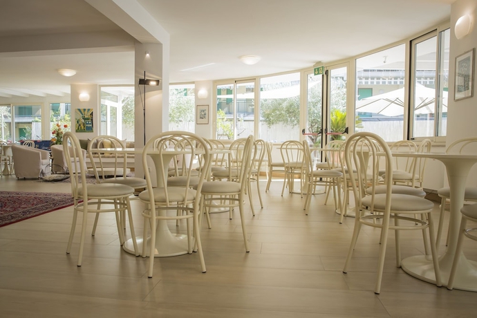 Imagen de los interiores del Hotel Lady G. Foto 8
