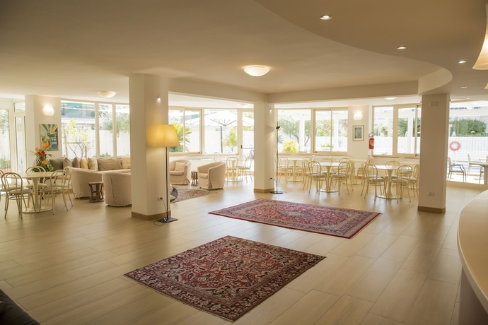 Imagen de los interiores del Hotel Lady G. Foto 9