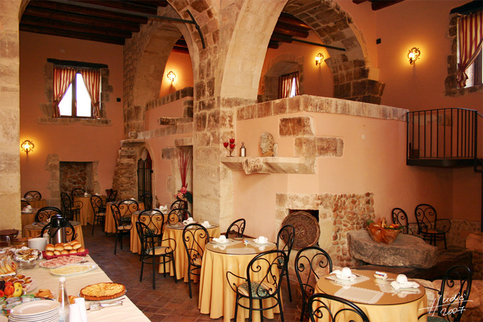 Imagen del bar/restaurante del Hotel Lady Lusya Hotel. Foto 4