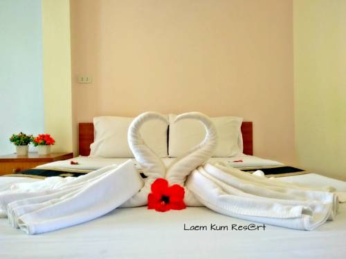 Imagen de la habitación del Hotel Laem Kum Beach Resort & Seafood. Foto 4