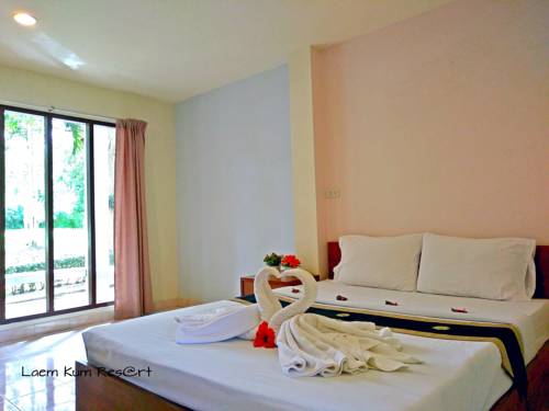 Imagen de la habitación del Hotel Laem Kum Beach Resort & Seafood. Foto 5