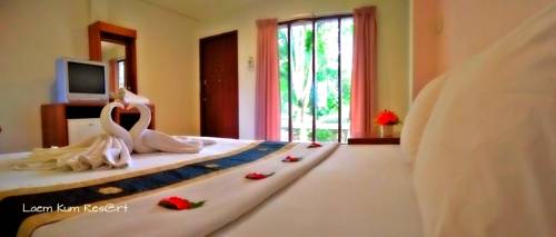 Imagen de la habitación del Hotel Laem Kum Beach Resort & Seafood. Foto 7