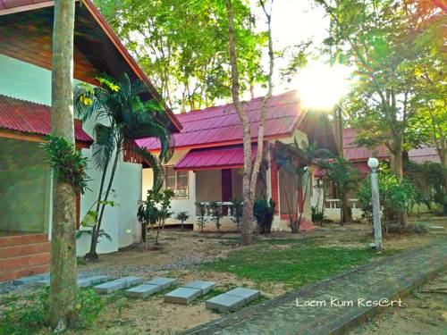 Imagen de la habitación del Hotel Laem Kum Beach Resort & Seafood. Foto 16