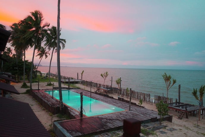 Imagen de la habitación del Hotel Laemsui Beach. Foto 2