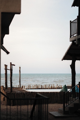 Imagen de la habitación del Hotel Laemsui Beach. Foto 10