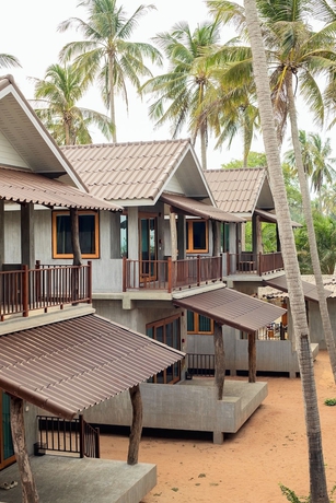 Imagen de la habitación del Hotel Laemsui Beach. Foto 13