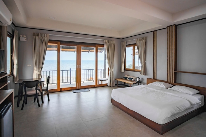 Imagen de la habitación del Hotel Laemsui Beach. Foto 14