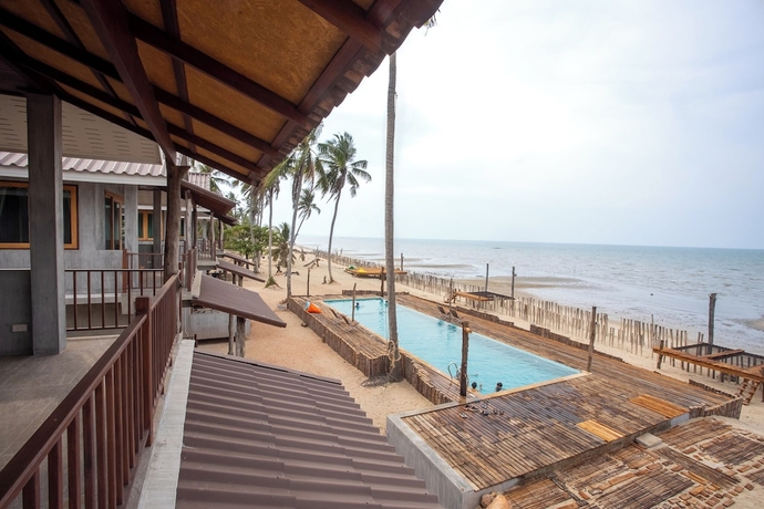Imagen de la habitación del Hotel Laemsui Beach. Foto 15