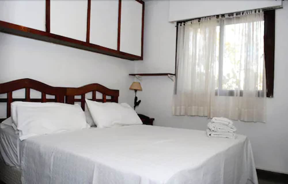 Imagen de la habitación del Hotel Laerte Mendoza. Foto 4