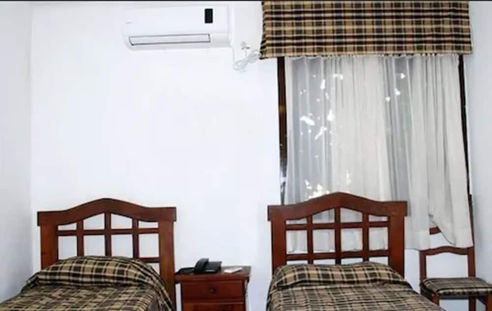 Imagen de la habitación del Hotel Laerte Mendoza. Foto 6