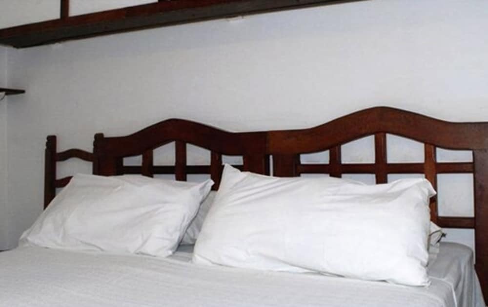 Imagen de la habitación del Hotel Laerte Mendoza. Foto 8